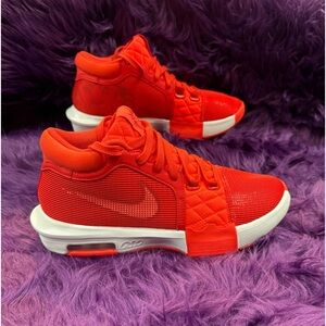 LeBron Witness 8 Men’s Sneaker